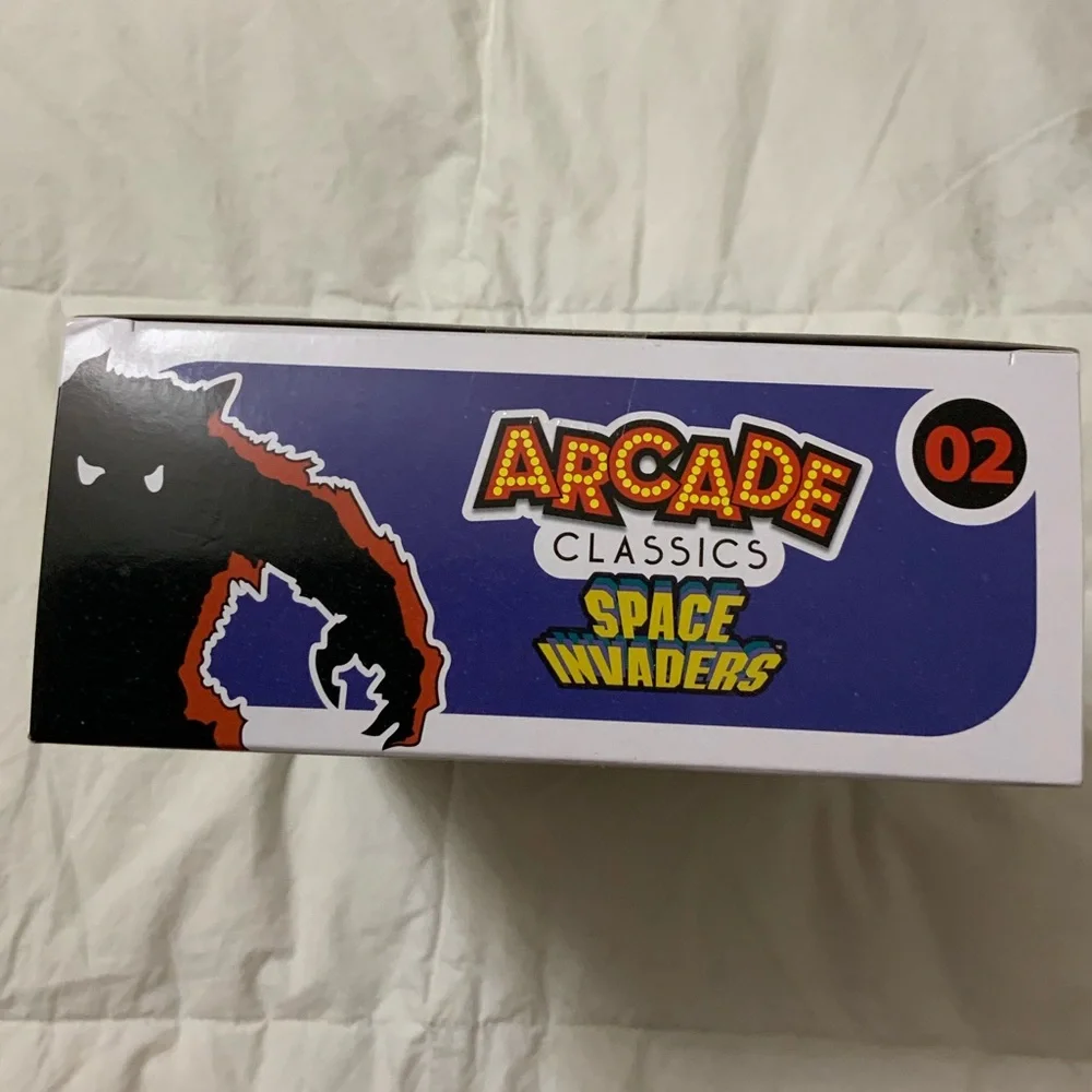 Space Invaders Handheld Electronic Video Game - Picture 4 of 4